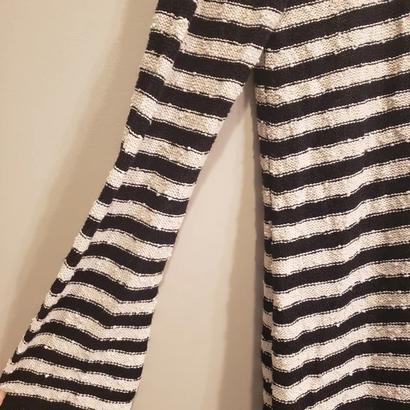 Free People black and cream striped long sweater swing tunic dress Size Medium - Picture 2 of 7